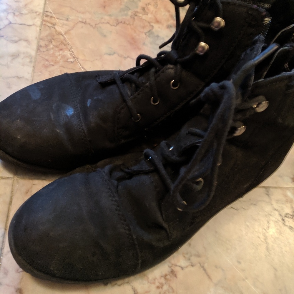 Boots black